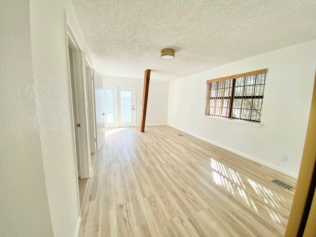 Building Photo - 114 Hollaway St