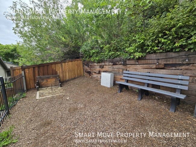 Building Photo - 945 Hearthstone Dr