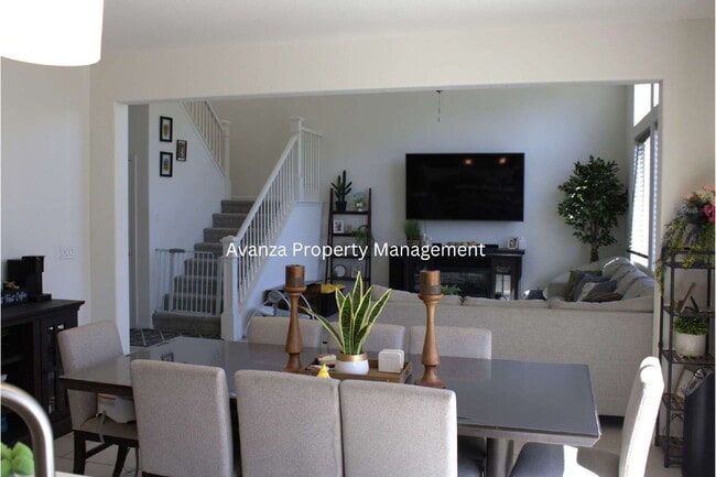 Building Photo - 1 Year Lease 4 Bed  3 Bath  Rent: $2,695 D...