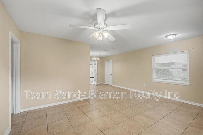 Building Photo - 560 N 72nd Ave