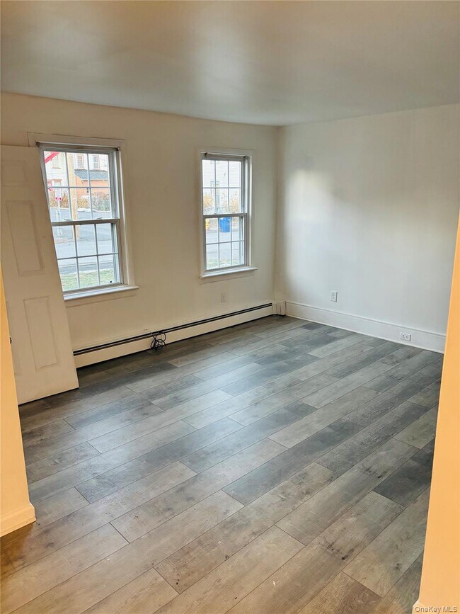 Building Photo - 22-24-24 Jane St