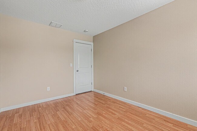 Building Photo - 18327 Buckeye Pl