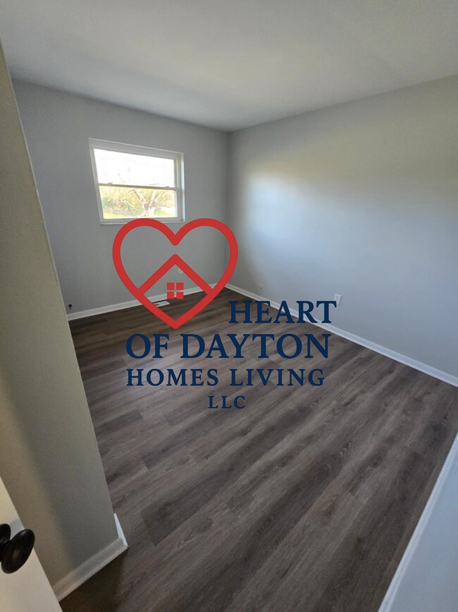 Building Photo - 107-107 Gloria Ave