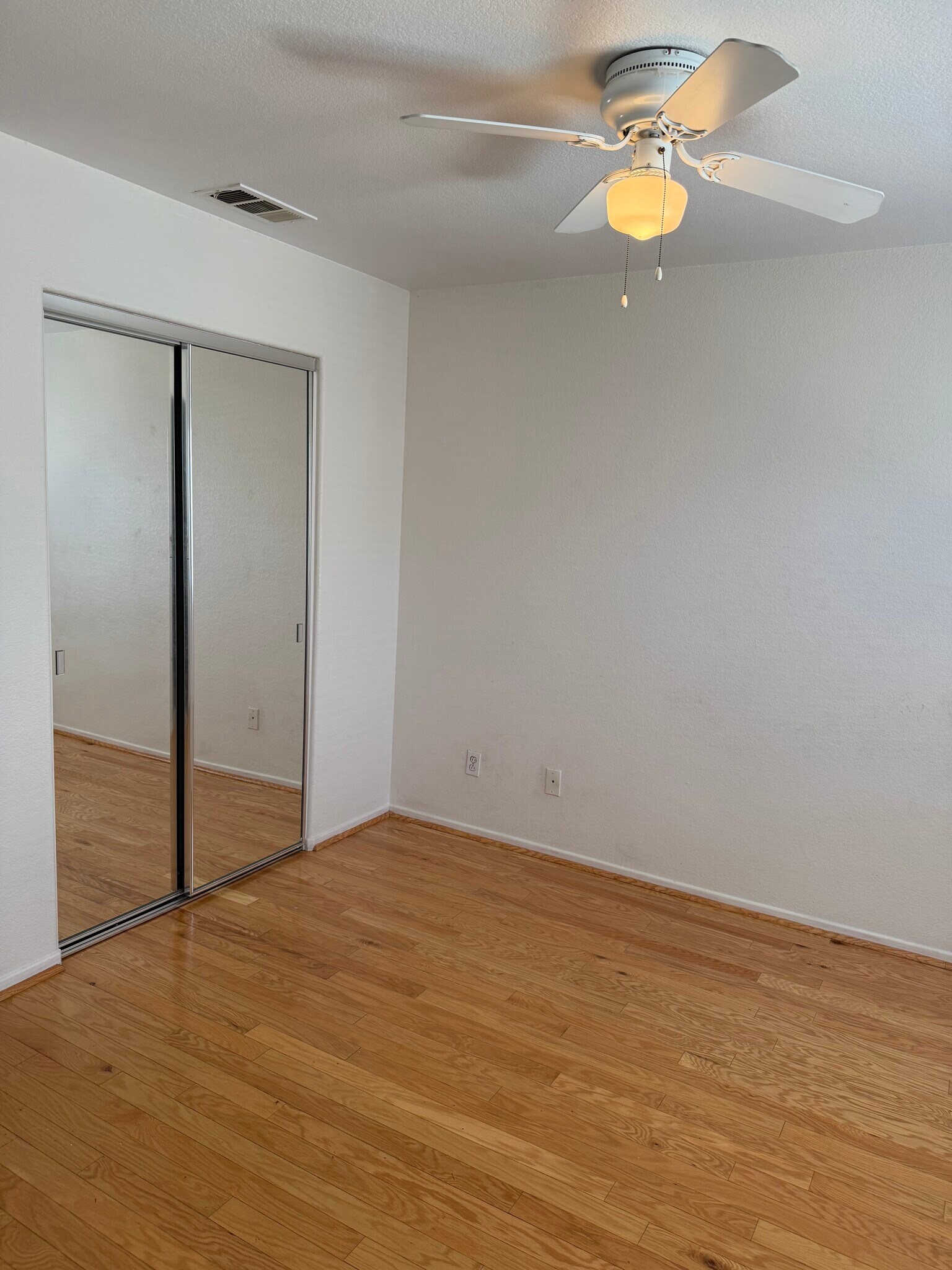 Building Photo - 10234 Valley Waters Dr
