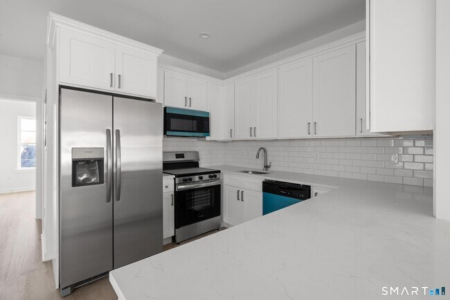 Building Photo - 29 Village Rd