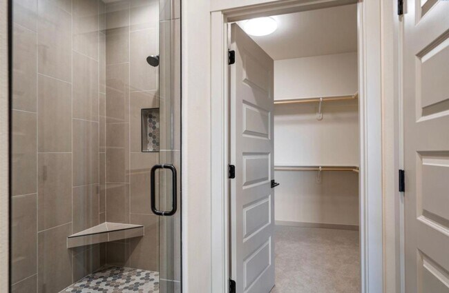 Building Photo - Luxury New Construction Five Bedroom Three...