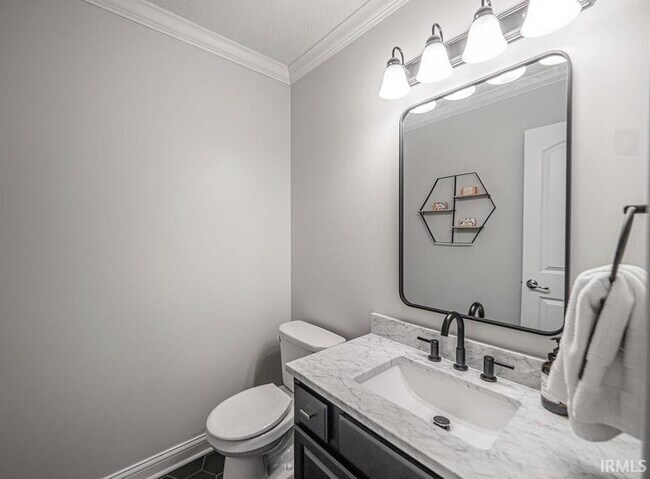 Building Photo - 2747 Thornhill Dr