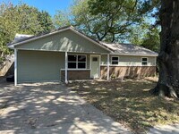 Building Photo - "Charming 4-Bedroom Retreat with Granite T...