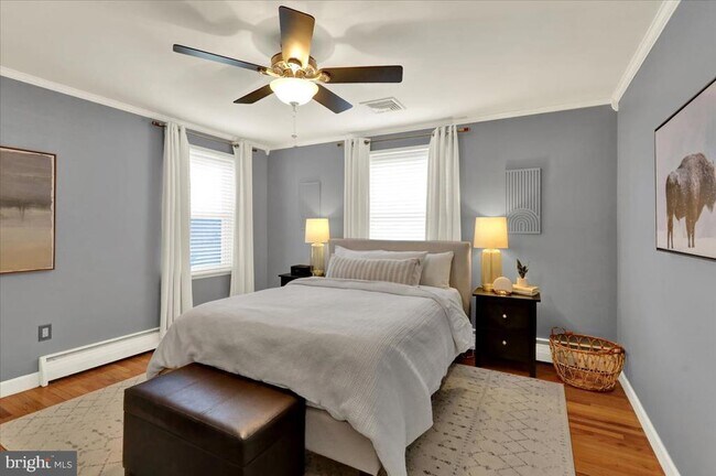 Building Photo - 88 E College Ave