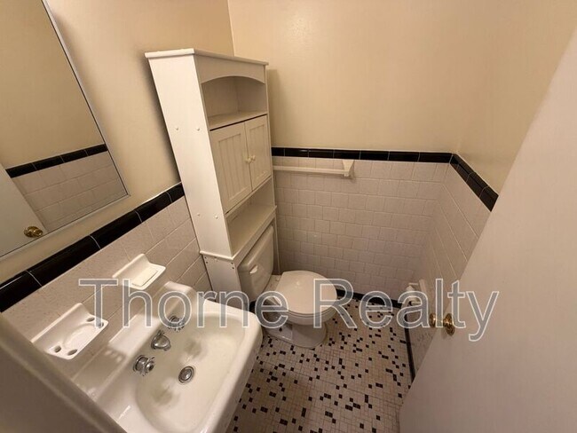 Building Photo - 6831 West Mount Drive