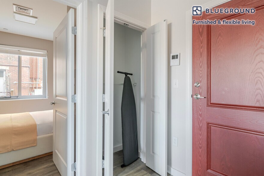 Building Photo - 10 Essex St