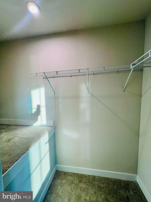 Building Photo - 303 E Grn St