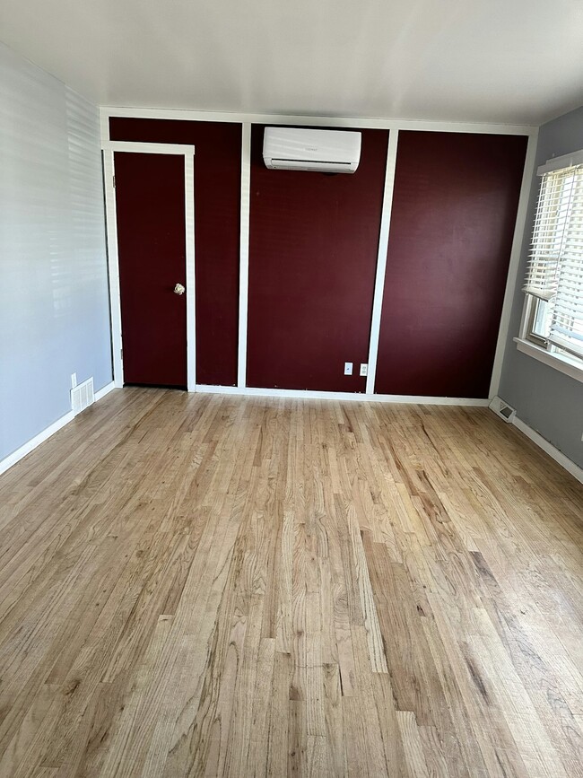 Building Photo - 99 S Lamar St