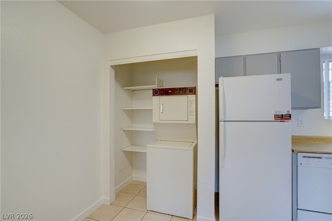 Building Photo - 3536 Rio Robles Dr