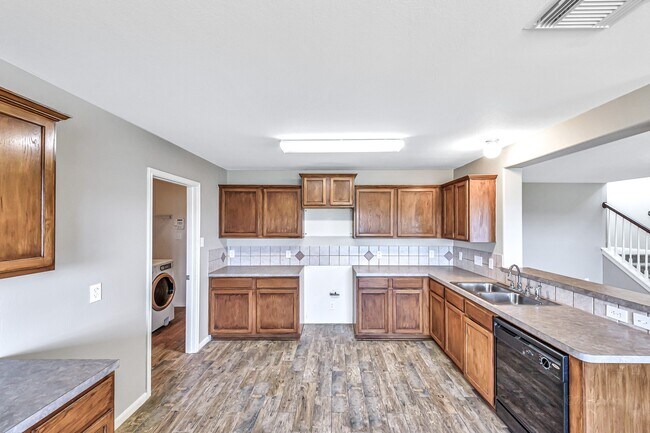 Building Photo - 20243 Sunset Ranch Dr