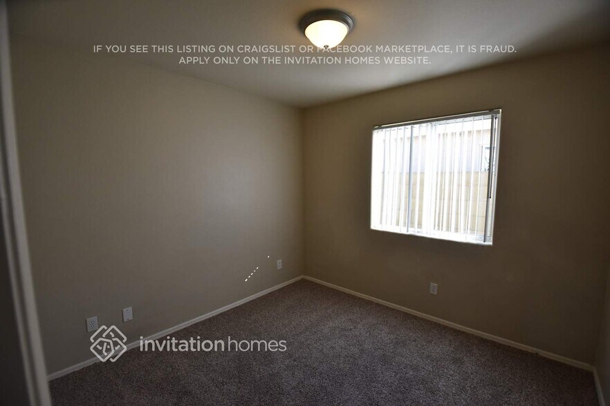 Building Photo - 2046 N 90th Ln