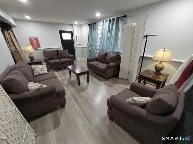 Building Photo - 27 Paper Mill Rd