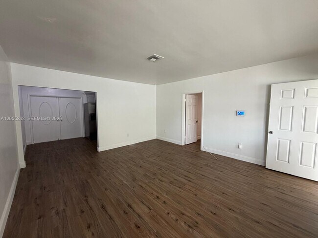 Building Photo - 890 NW 55th St