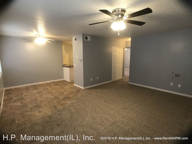 Building Photo - 1144 University Dr
