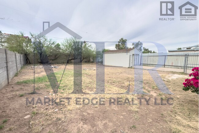 Building Photo - 2Bed/1Bath House at AZ-202/24th St! Ready for Immediate Move-In! -- NO HOA! RV PARKING!