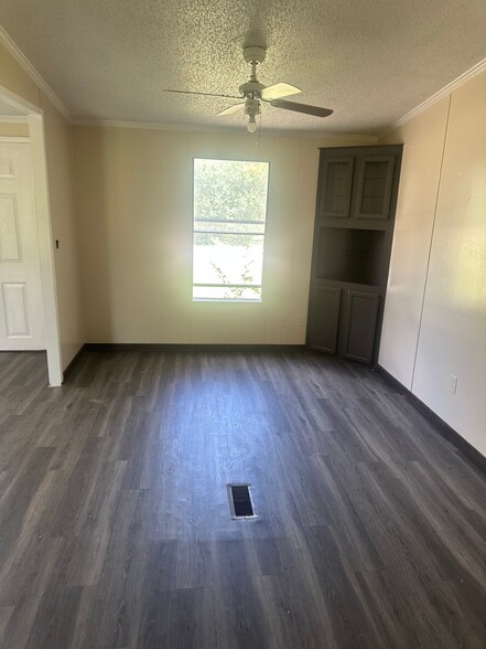 Building Photo - 283 Crescent Creek Ln