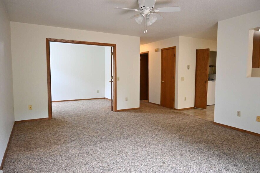 Building Photo - 1409 River View Ave