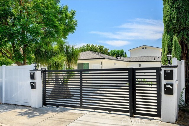 Building Photo - 6849 De Celis Pl
