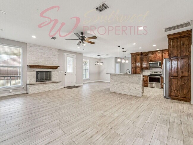 Building Photo - Stunning 5 bedroom, 3.5 bath in Elk Ridge Estates!