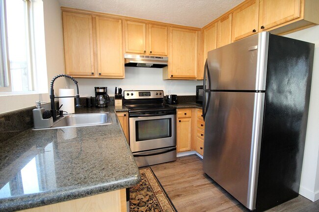 Building Photo - Super Charming FULLY FURNISHED 1 Bedroom M...