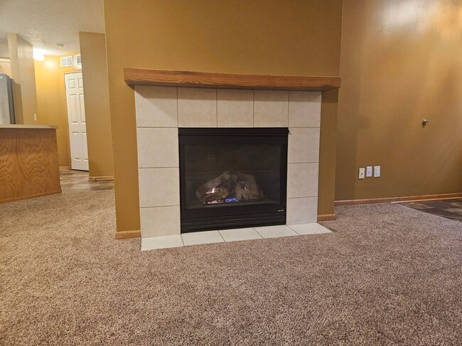 Building Photo - 2639 Yellowstone Dr