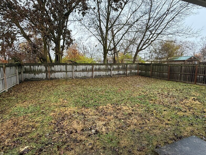 Building Photo - 509 E Mill St