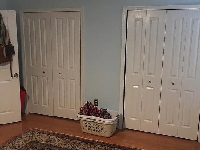 Building Photo - 2044 Appletree St