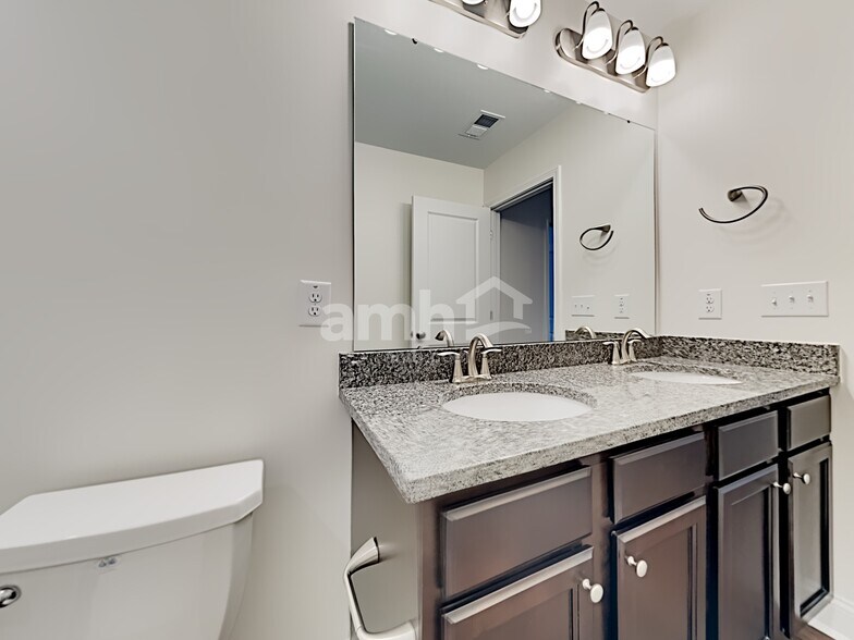 Building Photo - 297 Bering Ln