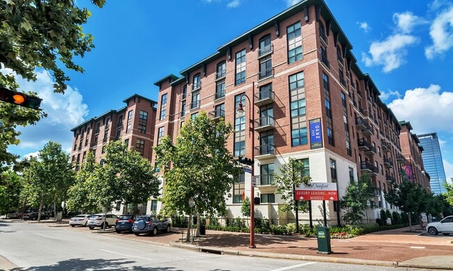 Building Photo - 500 Crawford St