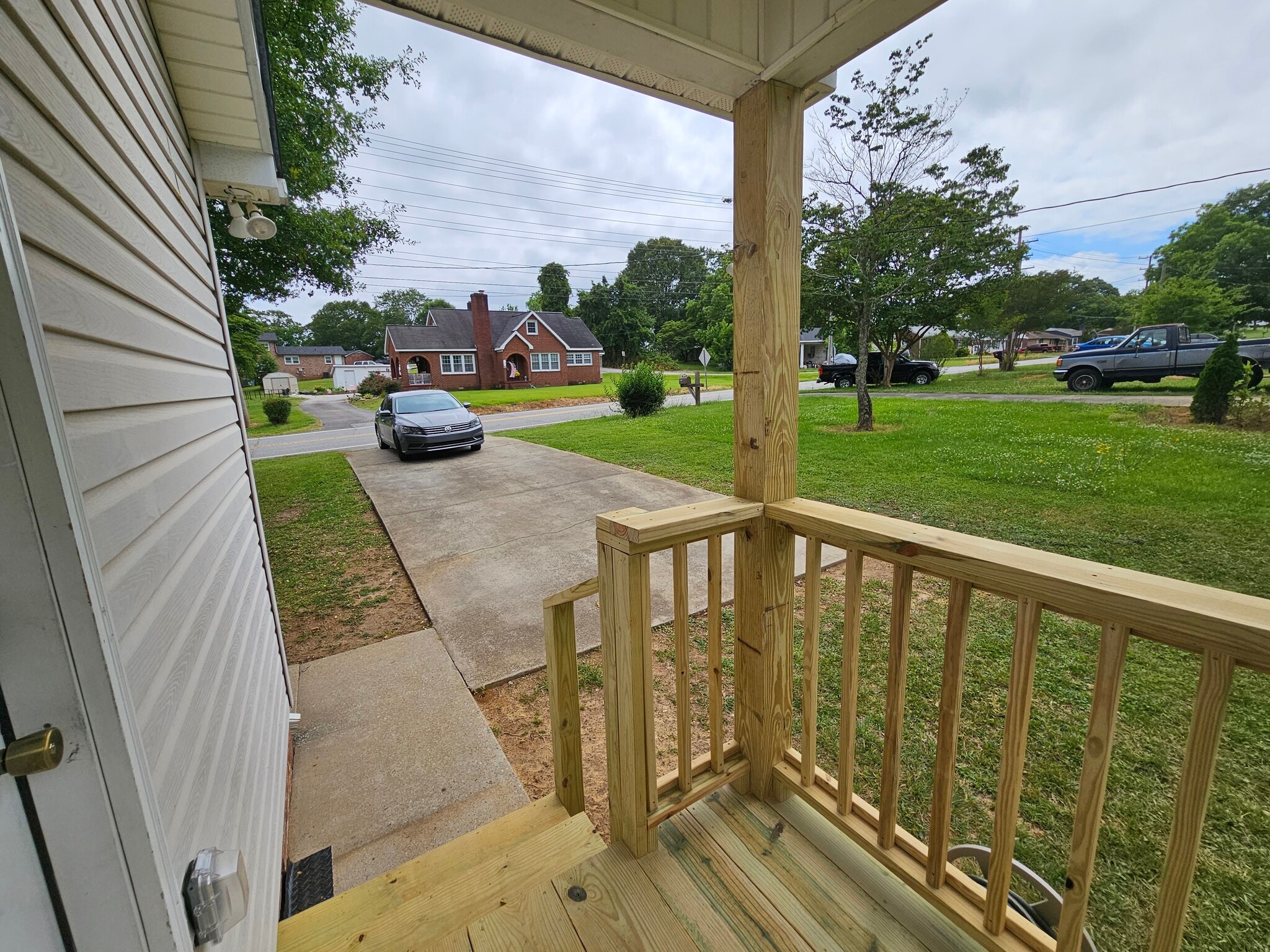Side Entry - 305 Pope Field Rd #A