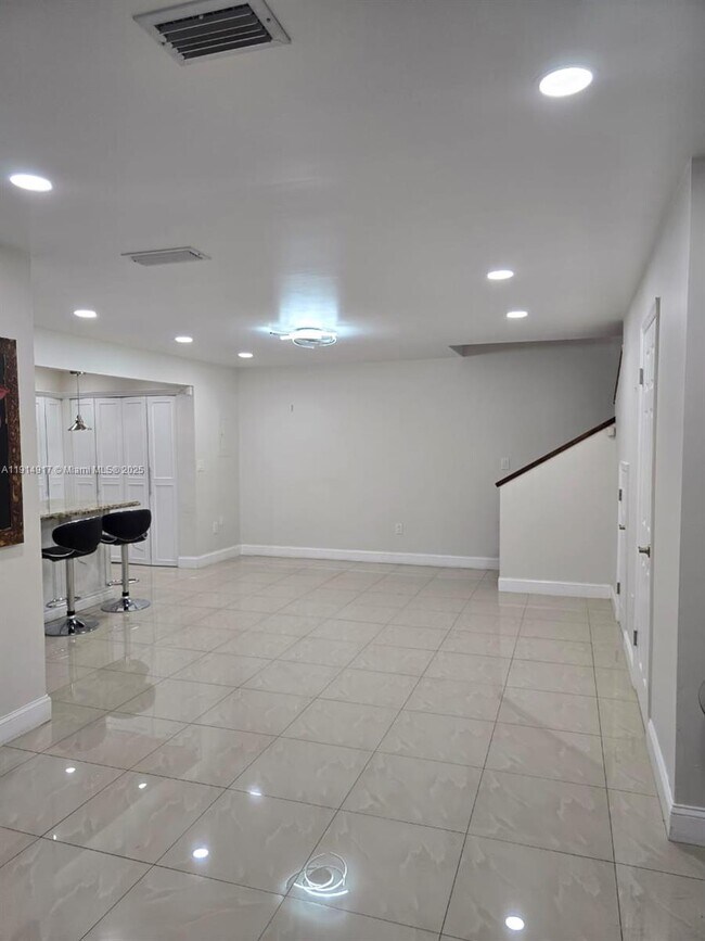 Building Photo - 6395 SW 136th Ct