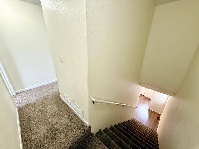 Building Photo - 1445 6th St