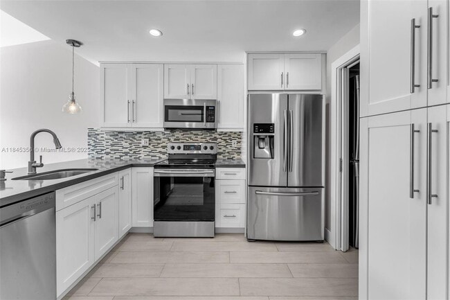 Building Photo - 10830 SW 72nd St