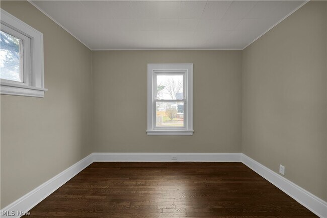 Building Photo - 11103 Lincoln Ave