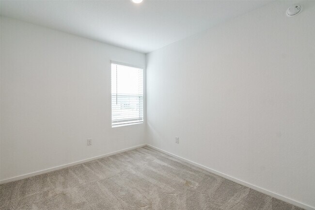 Building Photo - 21325 Carosella Dr