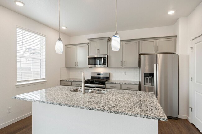 Building Photo - Ideally Located Modern 4-Bedroom Home