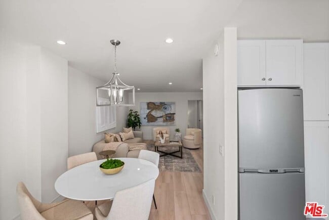 Building Photo - 10747 Wilshire Blvd