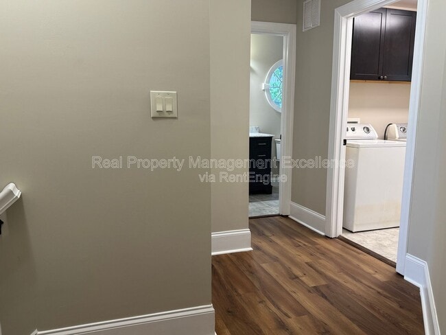 Building Photo - 4261 Dalcross Rd