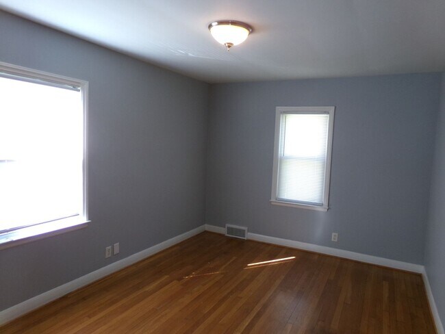 Building Photo - West Salem location