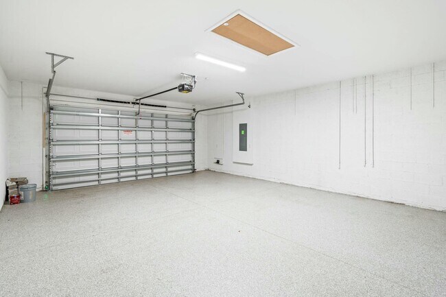 Building Photo - 601 SE Fascino Cir