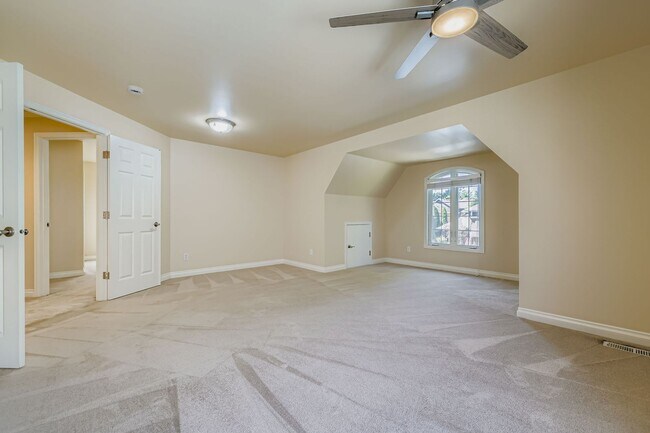 Building Photo - 4Bd/3.5Ba Sammamish House