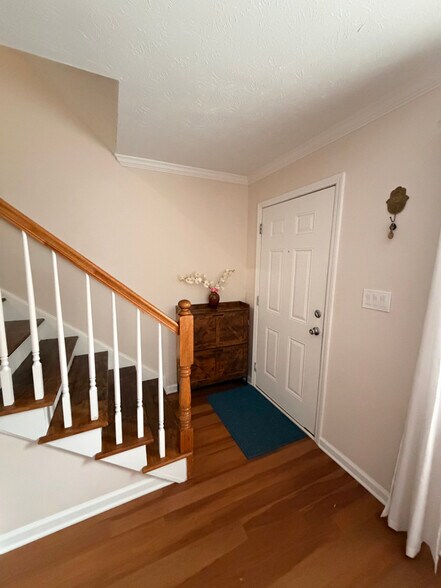 Building Photo - 245 Winding River Dr