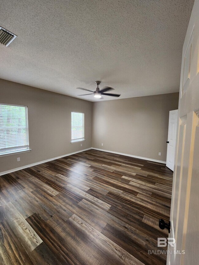 Building Photo - 100 Dunbar Loop