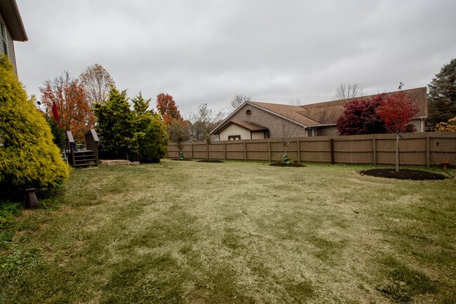 Building Photo - 212 Cottage Grove