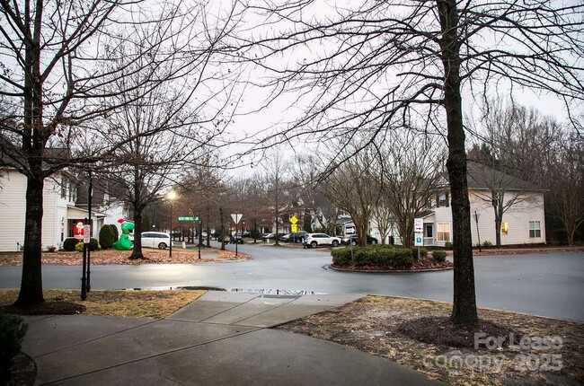 Building Photo - 8845 Arbor Creek Dr